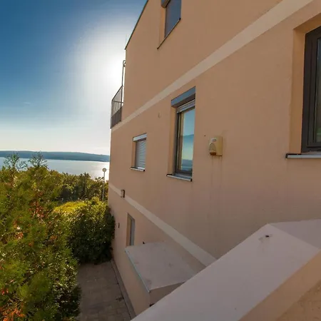 Alana 1 Penthouse Lejlighed *
