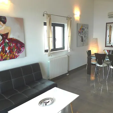 Alana 1 Penthouse Lejlighed *
