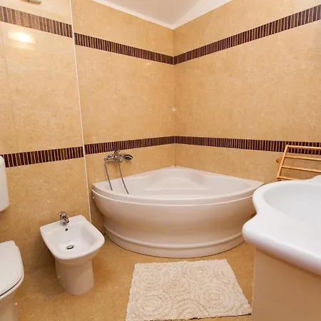 Alana 1 Penthouse Lejlighed *