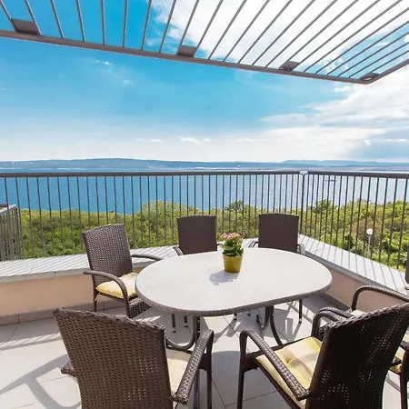 Apartment Alana 1 Penthouse Dramalj