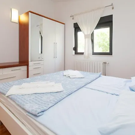 Alana 1 Penthouse Dramalj